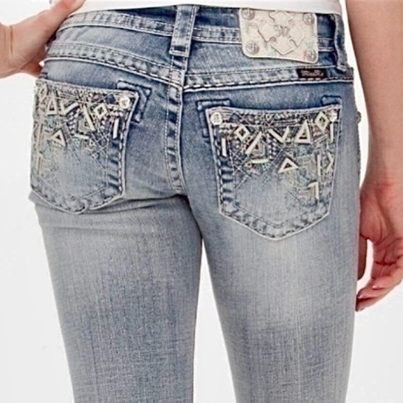 Miss Me Denim - Miss Me Signature Cropped jeans geometric embroidered pockets rhinestones Y2K